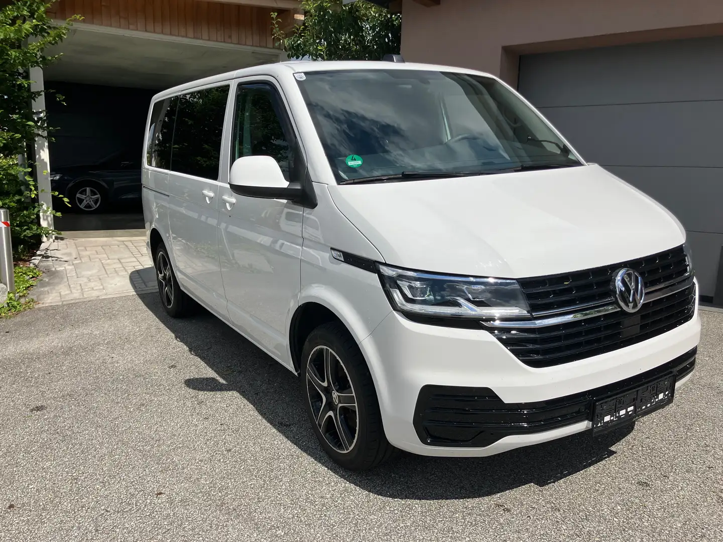 Volkswagen T6.1 Kombi DSG Weiß - 2
