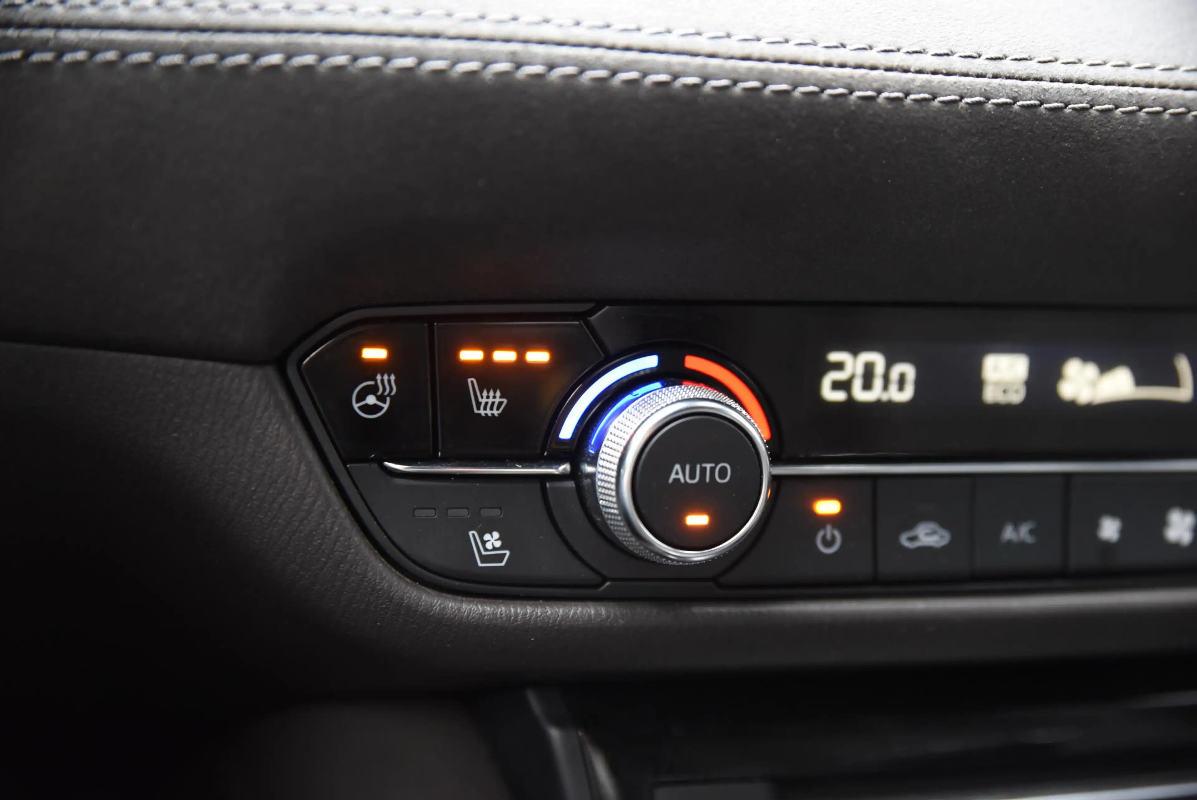 Mazda 6 Sportbreak 2.5 SkyActiv-G 194 Signature — photo 38