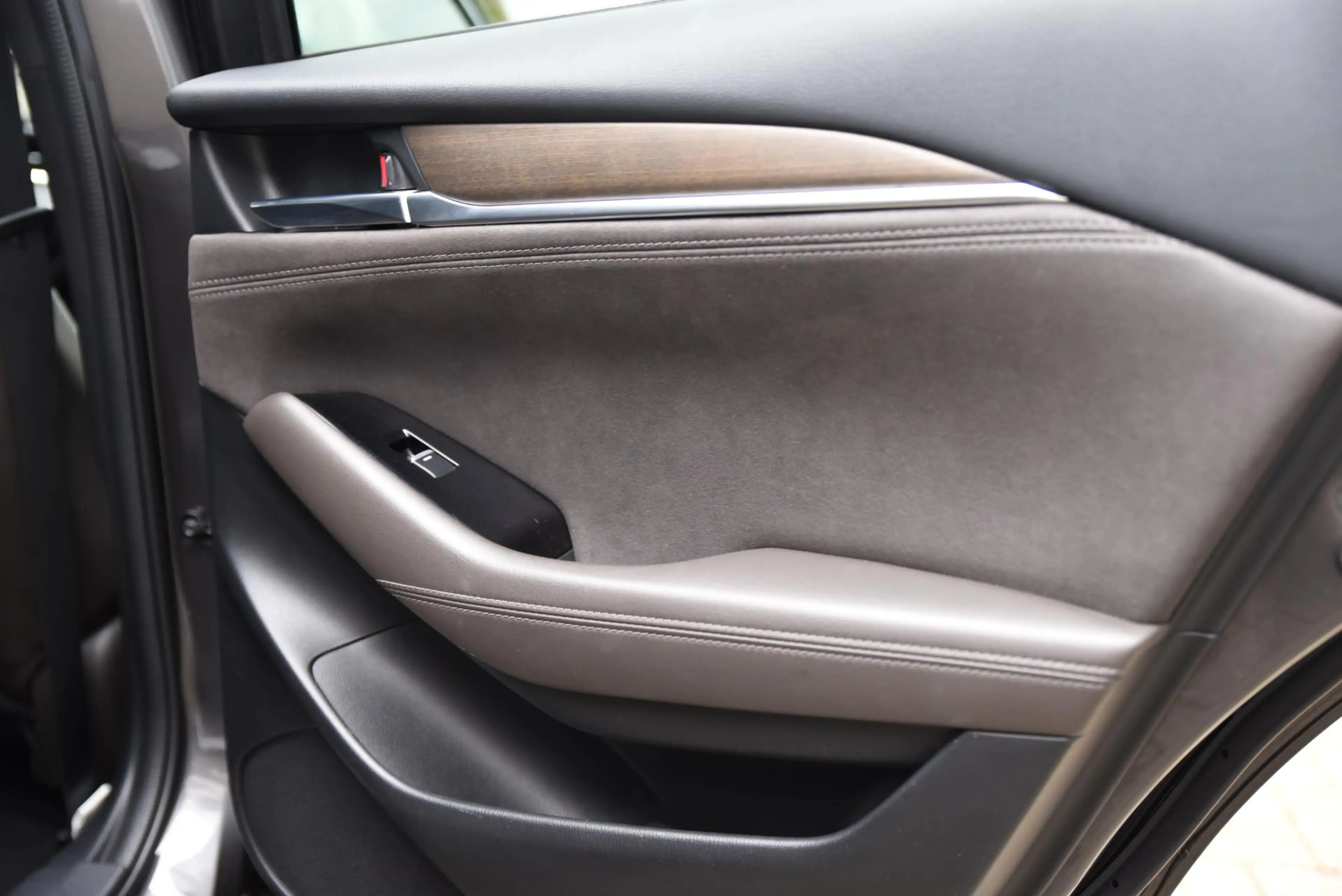 Mazda 6 Sportbreak 2.5 SkyActiv-G 194 Signature — photo 26