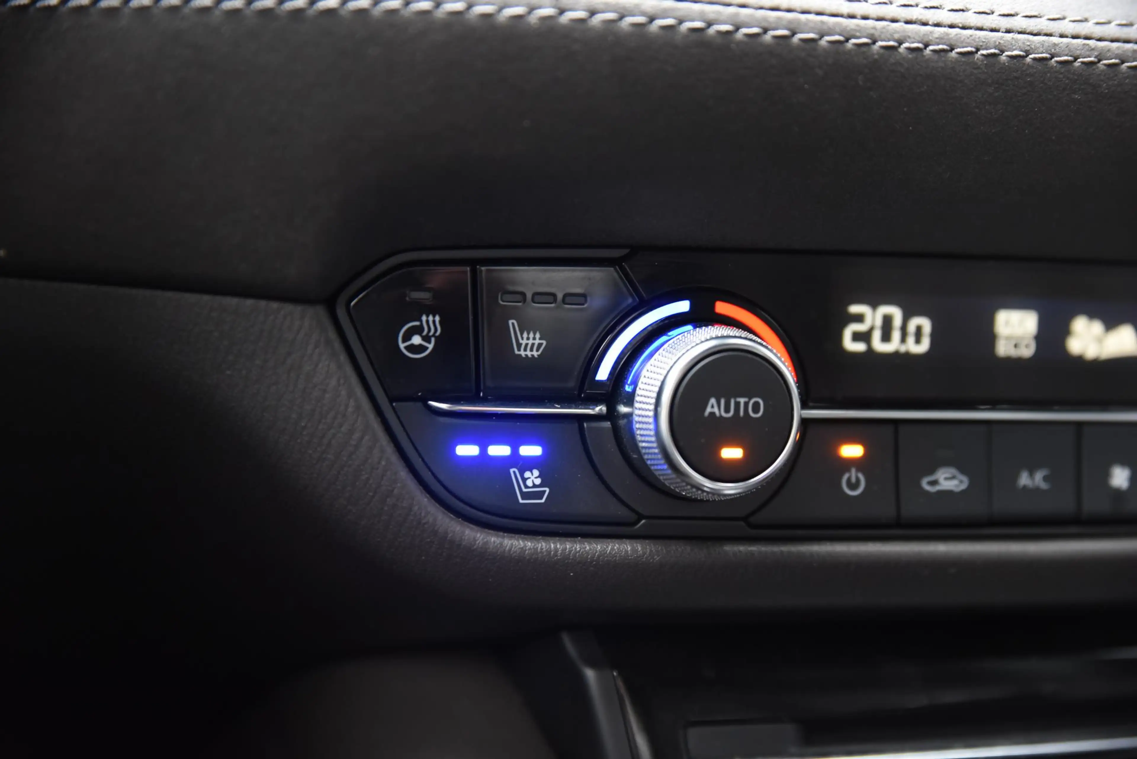 Mazda 6 Sportbreak 2.5 SkyActiv-G 194 Signature — photo 37