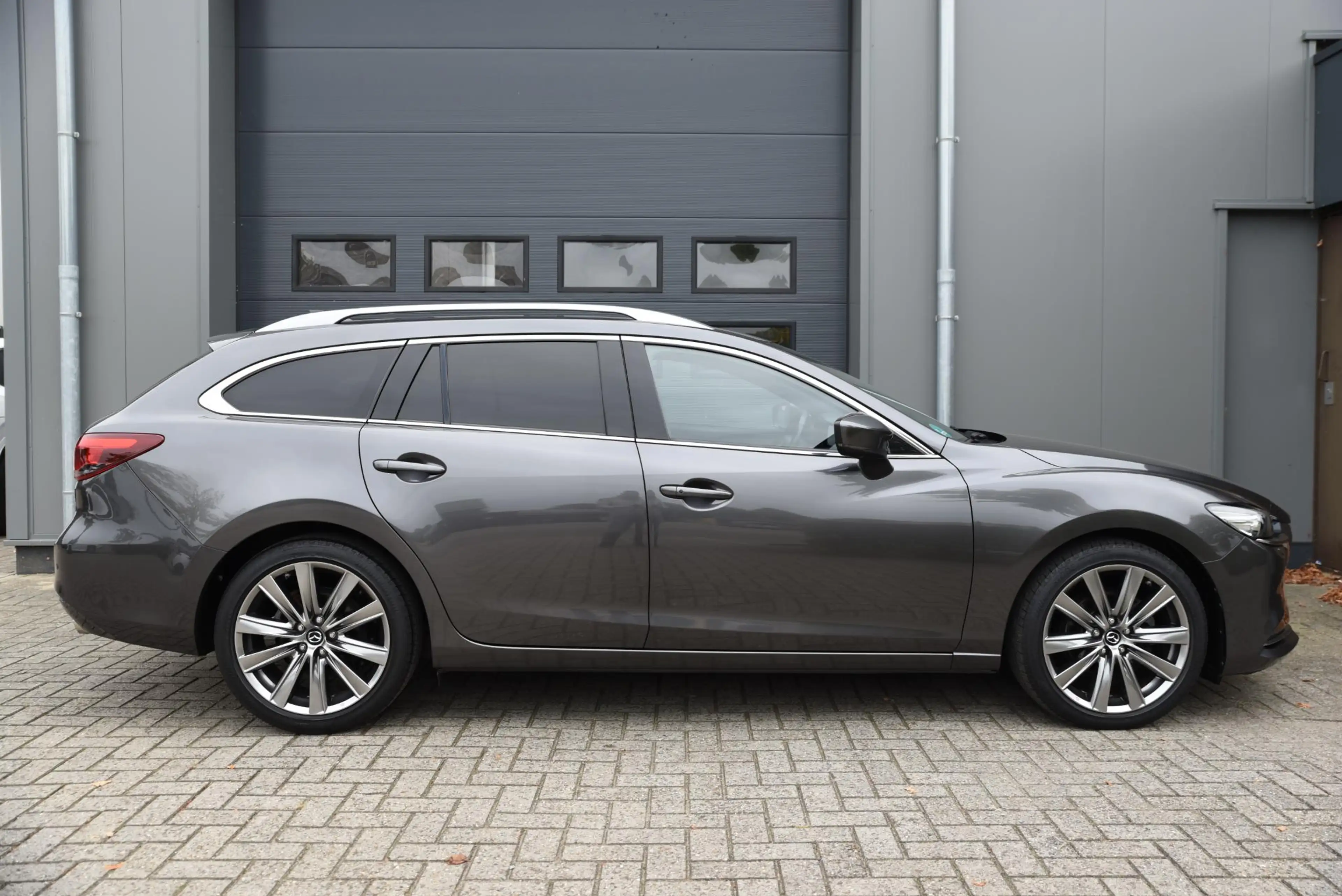 Mazda 6 Sportbreak 2.5 SkyActiv-G 194 Signature — photo 10
