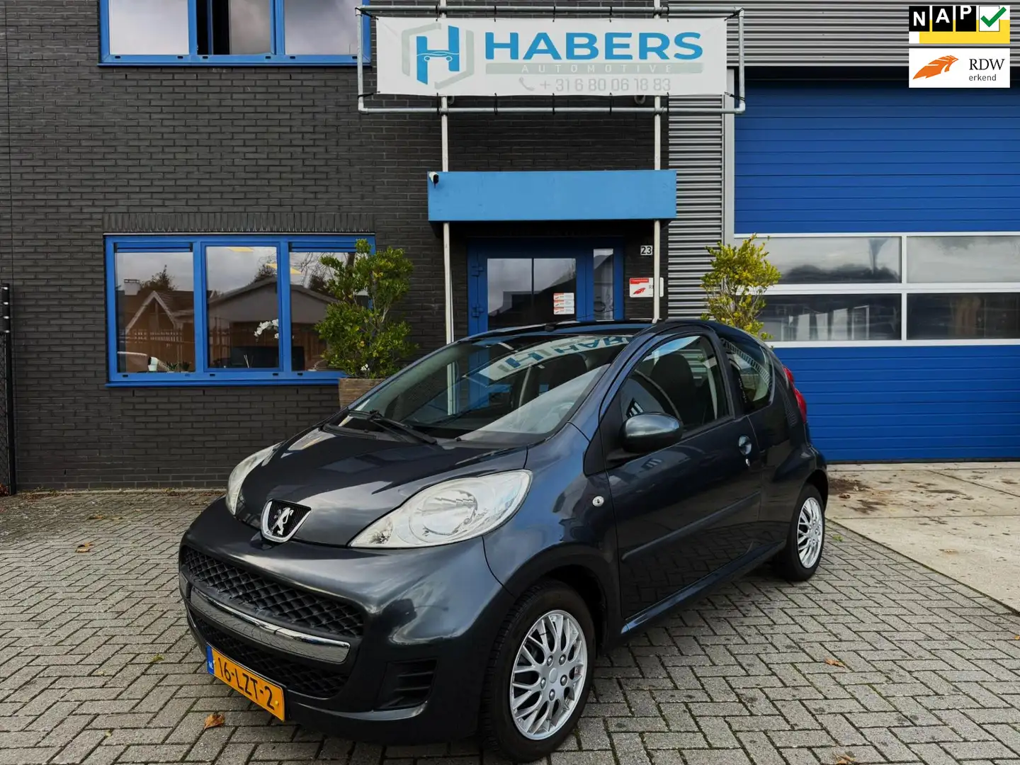 Peugeot 107 1.0-12V Urban Move 68PK|Origineel NL|Airco|Electri Gris - 1