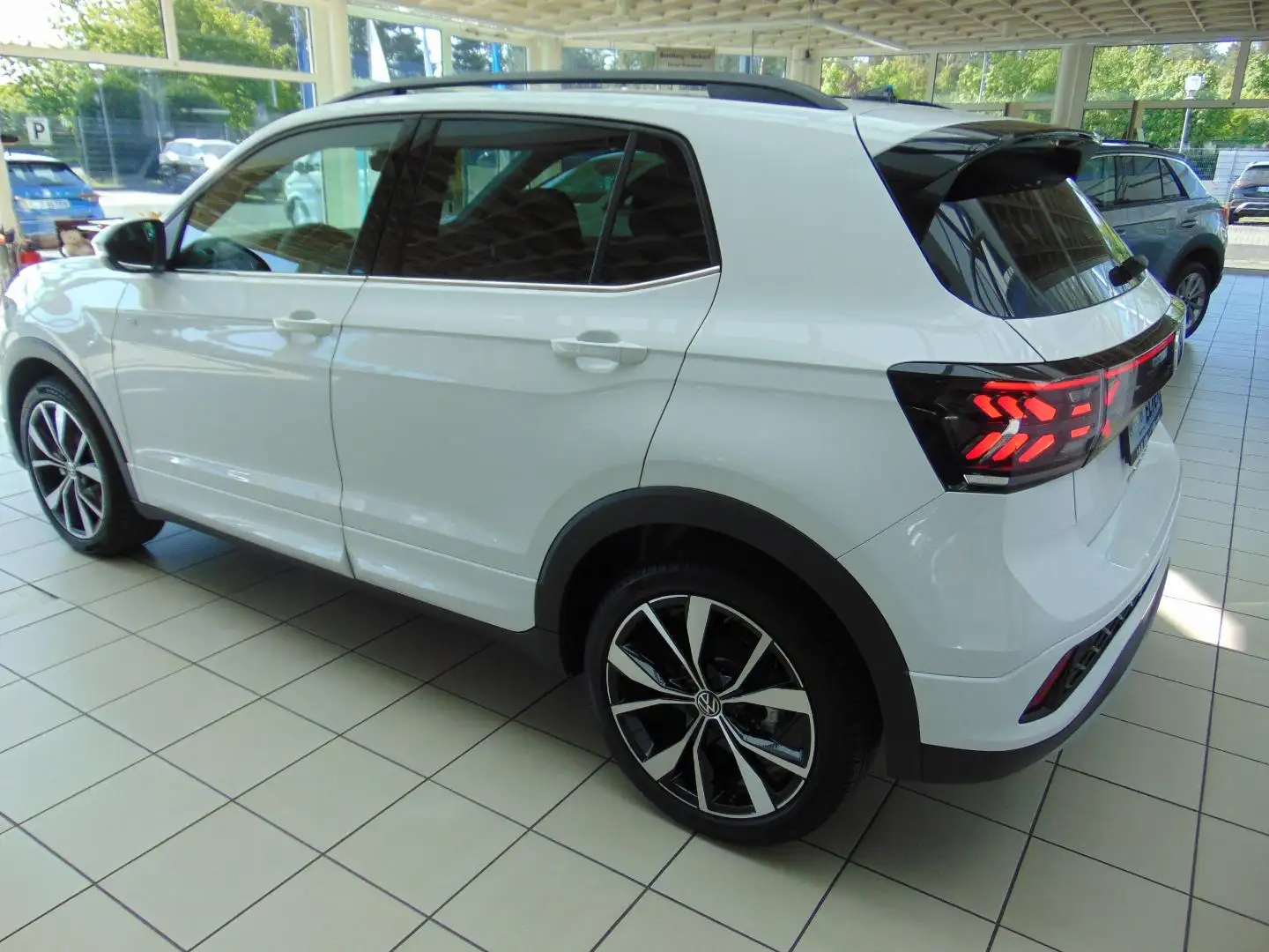 Volkswagen T-Cross R-Line 1.0 TSI DSG UPE 37.895 Euro Blanc - 2