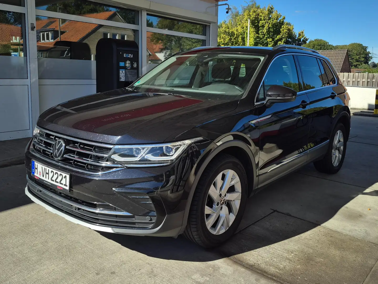 Volkswagen Tiguan Elegance 4Motion Business DSG AHK LED TOP Schwarz - 1