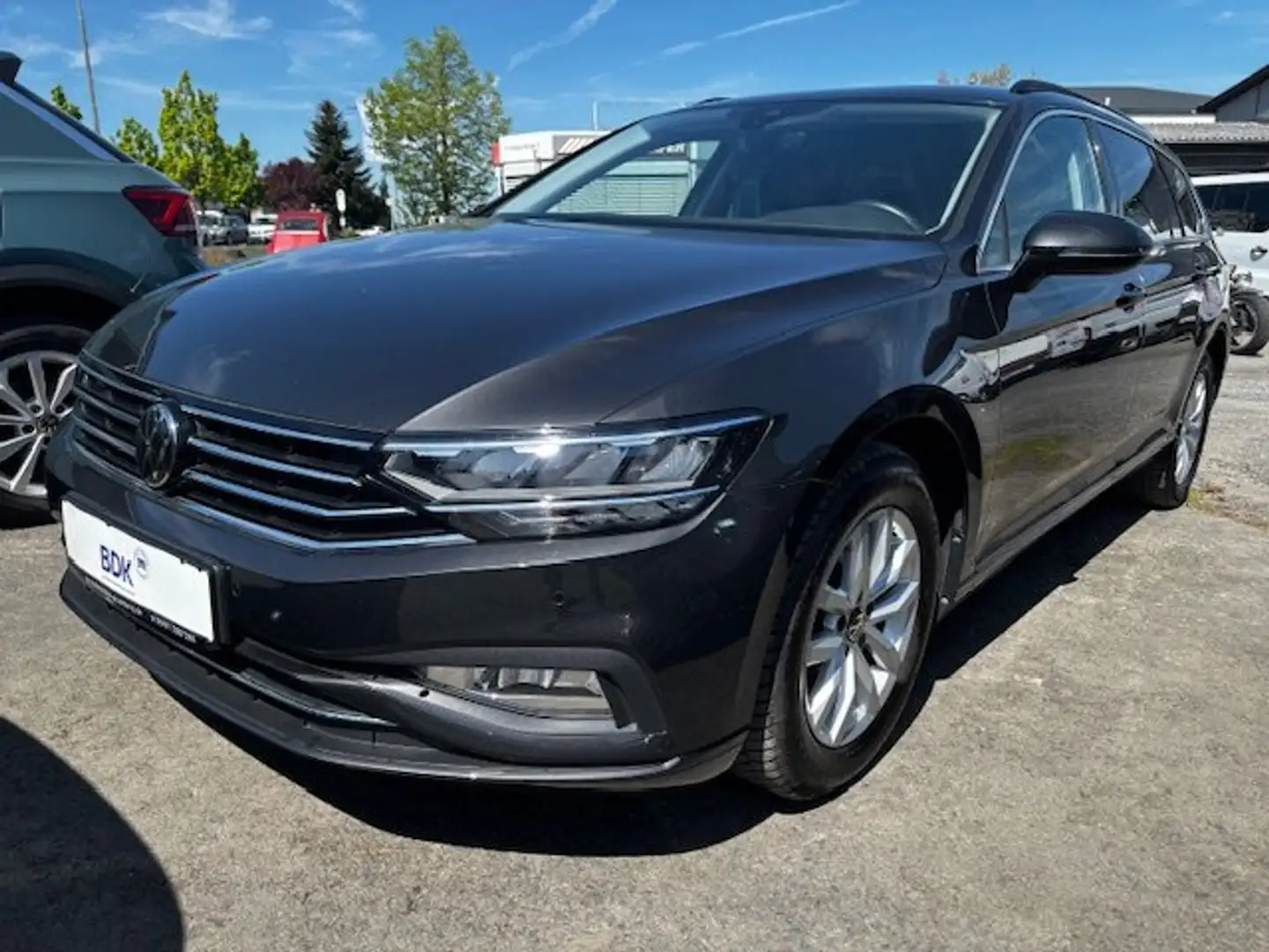 Volkswagen Passat Variant Business 1.5 TSI DSG -AHK -Navi -LED -Wintrepaket Gris - 1