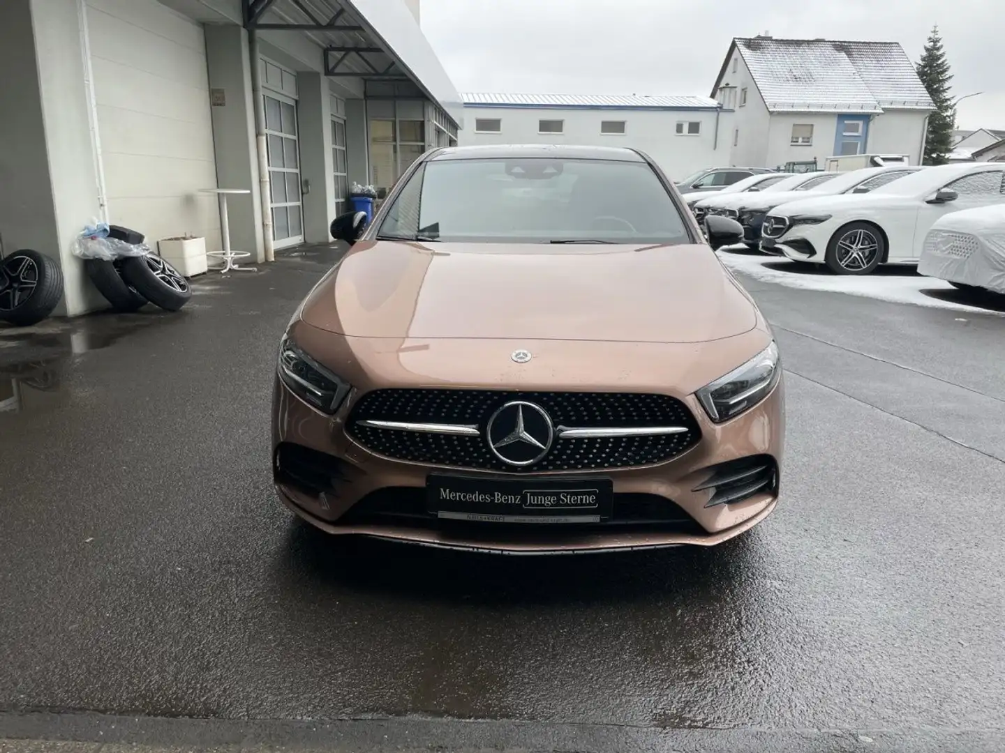 Mercedes-Benz A 250 e Kompaktlimousine AMG+NIGHT+MULTIBEAM+HUD Or - 2