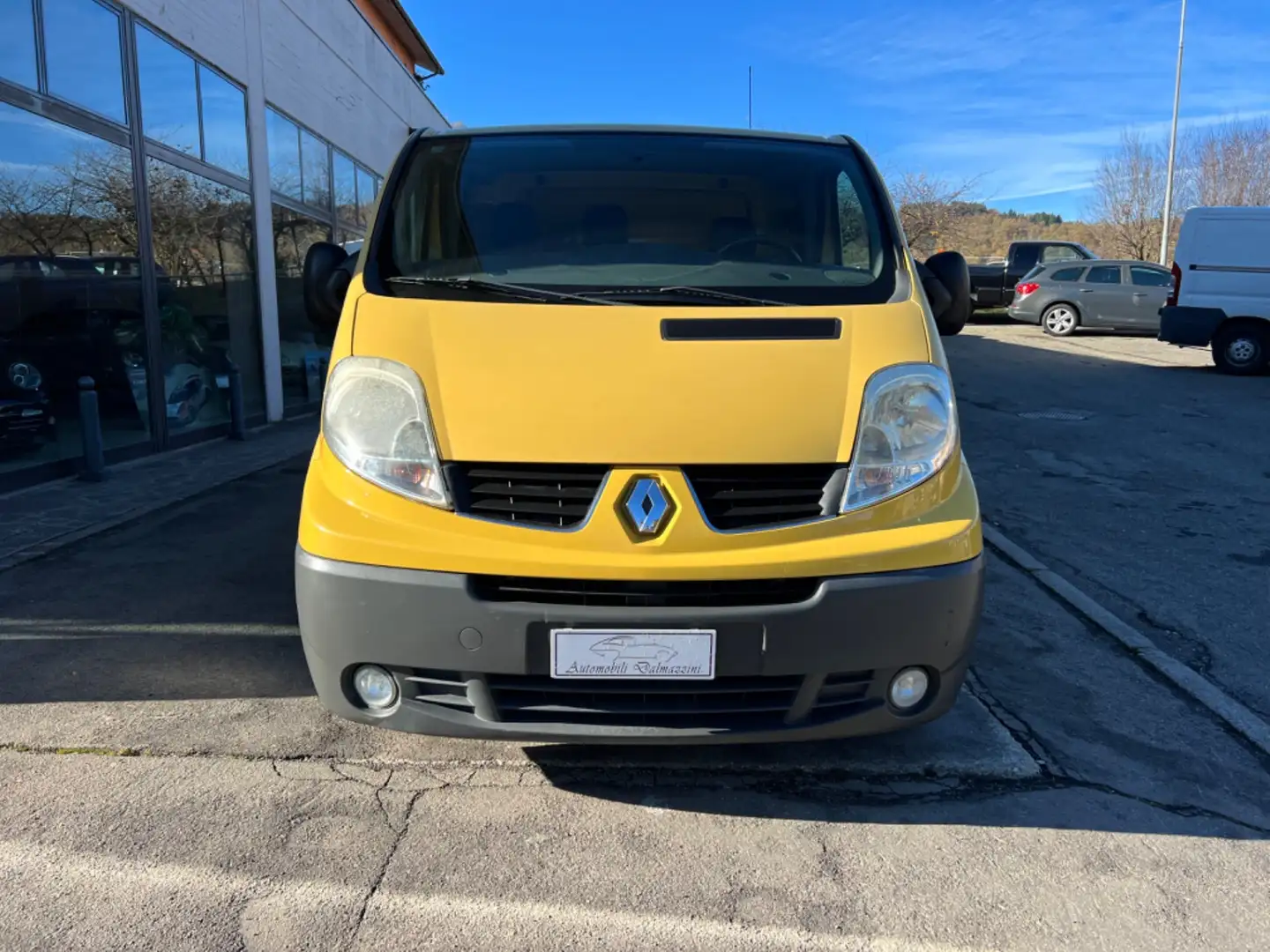 Renault Trafic passo lungo Yellow - 2