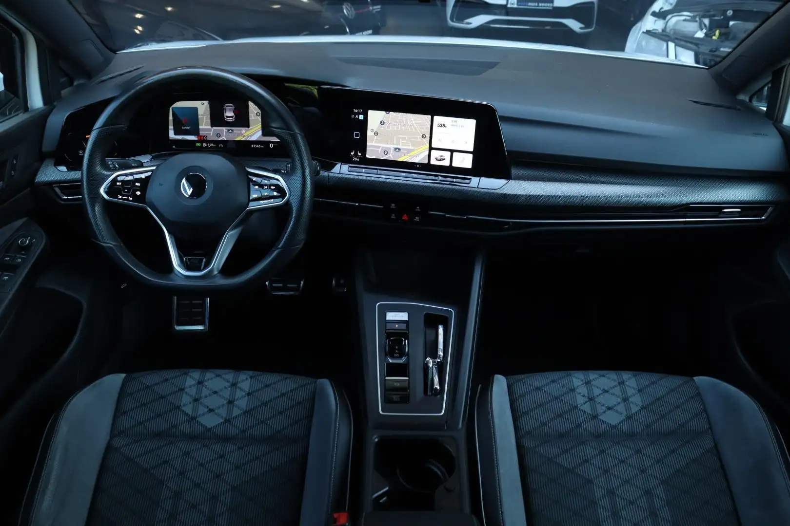 Volkswagen Golf 8 1.5 eTSI / 3x R-Line / DSG / DAB / CarPlay / Nav Wit - 2