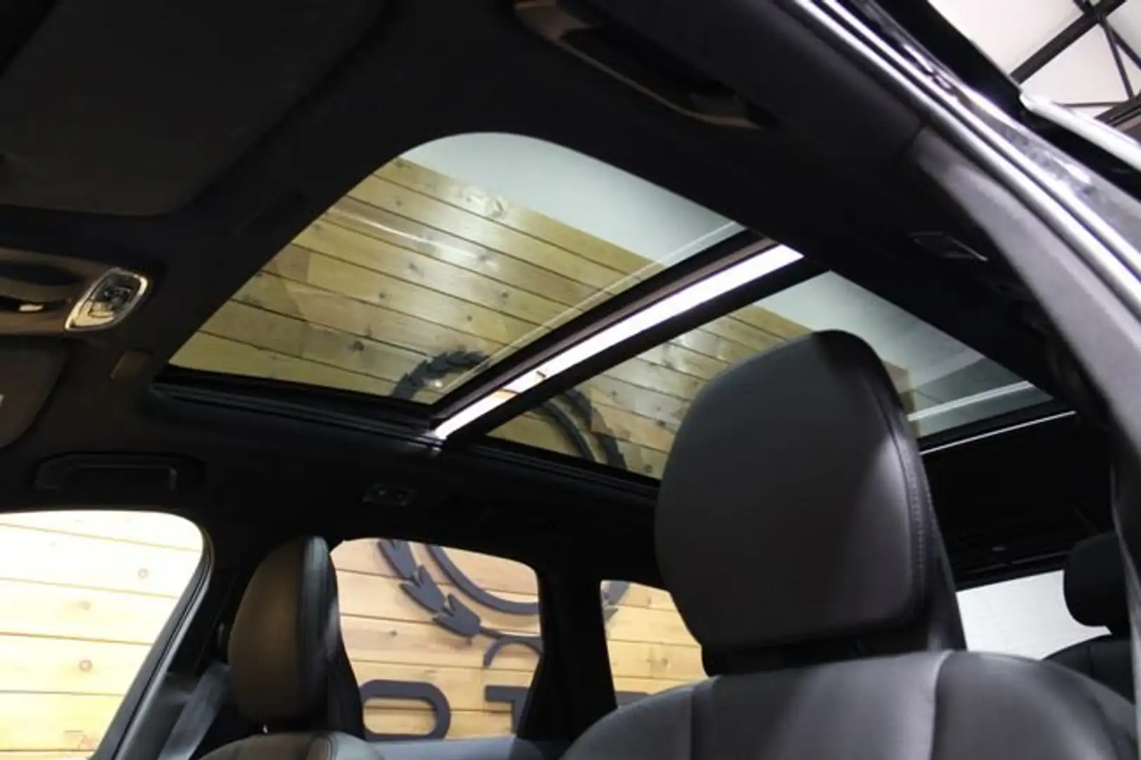 Volvo XC60 2.0 T8 AWD Inscription Auto Negro - 2