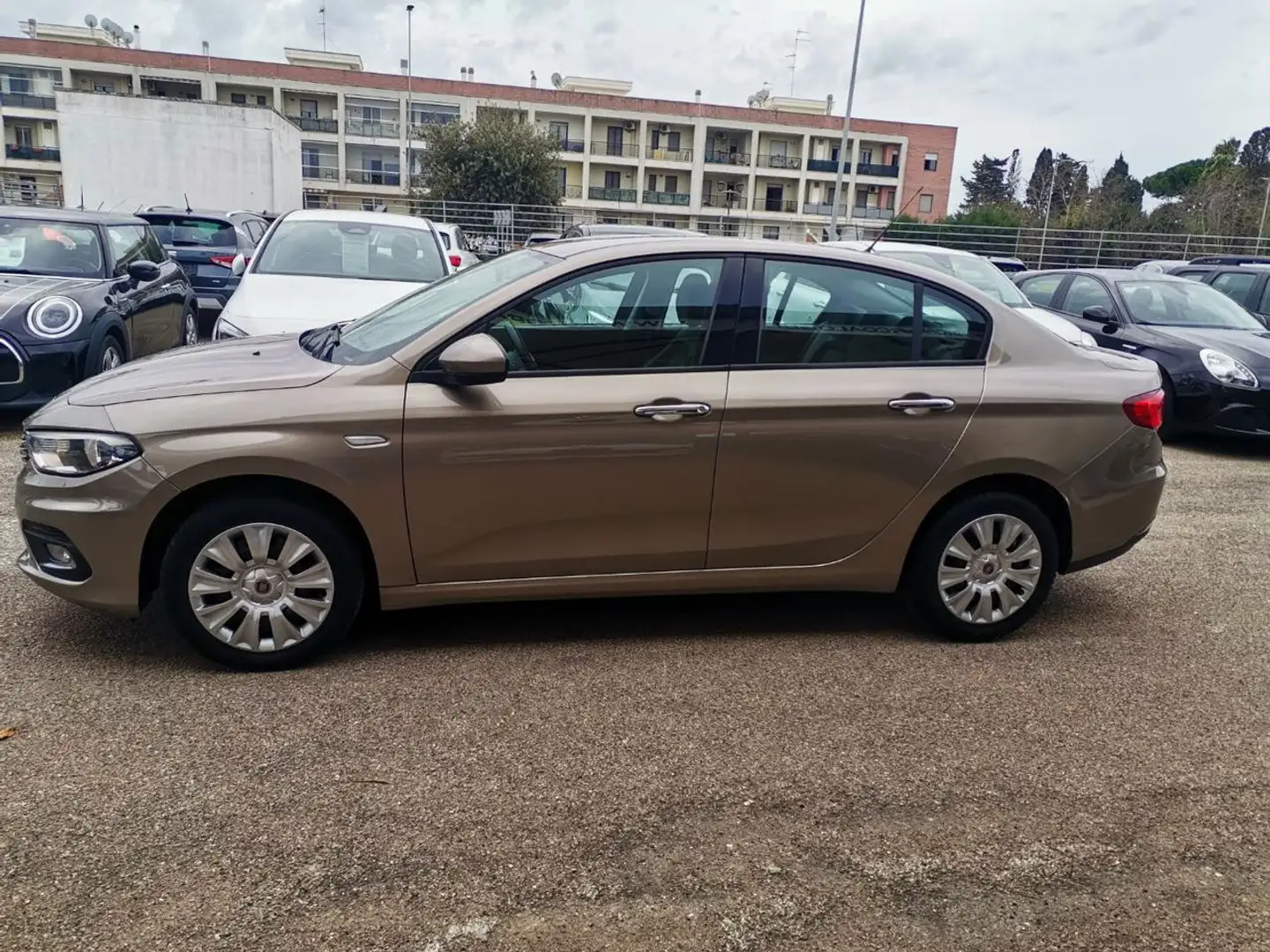 Fiat Tipo 1.3 Mjt 4 porte Easy Grigio - 2