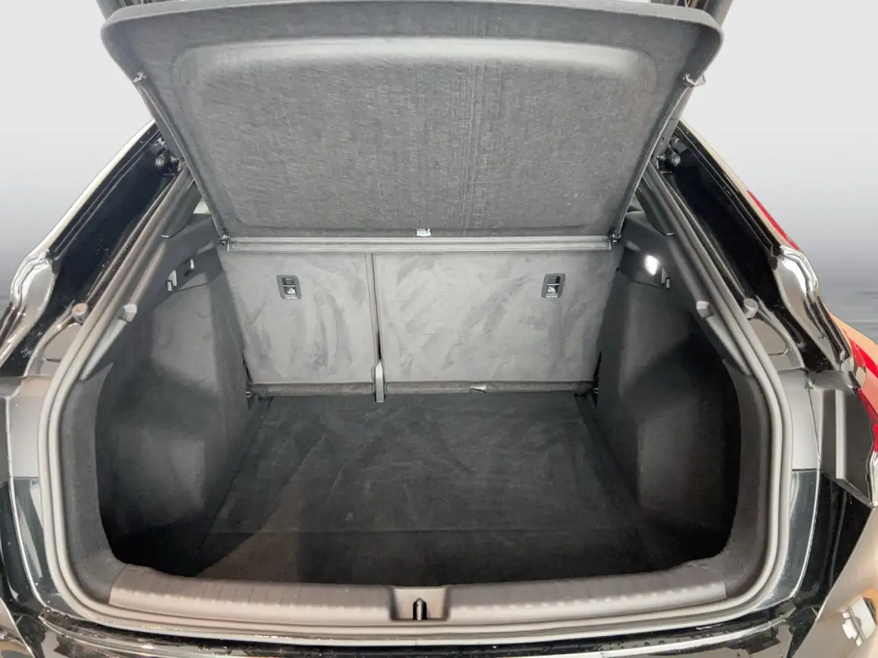 Audi Q4 e-tron 35 LED Navi S-line Exter.+Inter. SpSi LM20 Klima 13