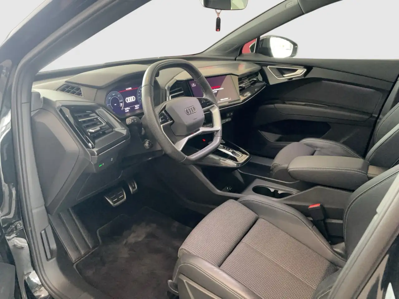 Audi Q4 e-tron 35 LED Navi S-line Exter.+Inter. SpSi LM20 Klima 9