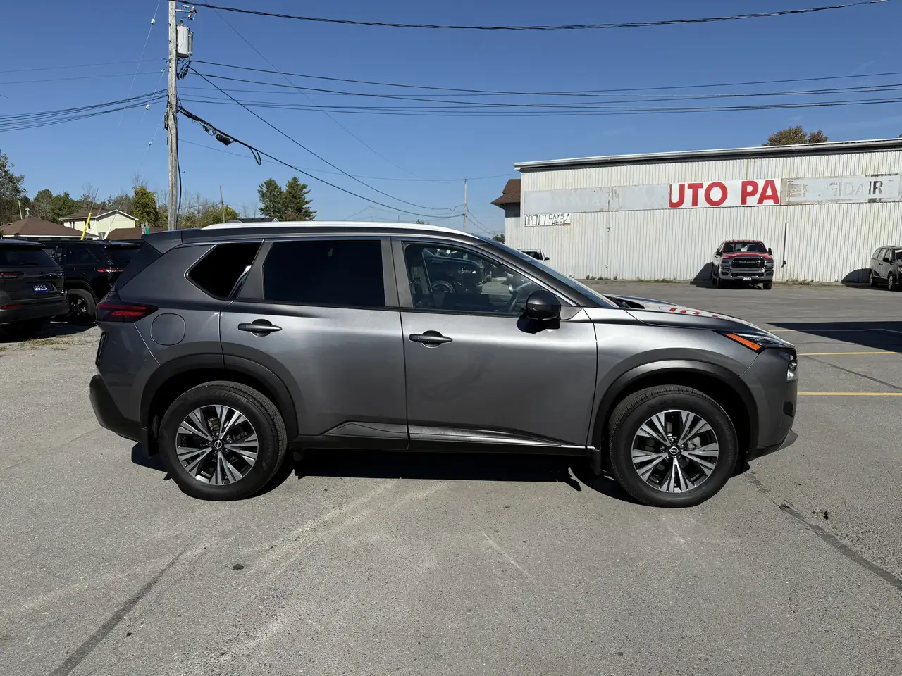 Nissan Rogue снимка Nissan Rogue