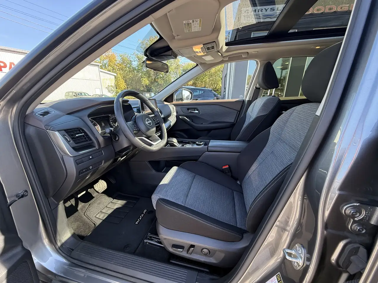 Nissan Rogue снимка Nissan Rogue