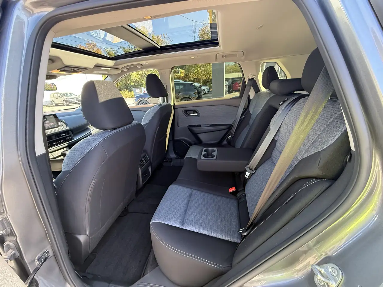 Nissan Rogue снимка Nissan Rogue