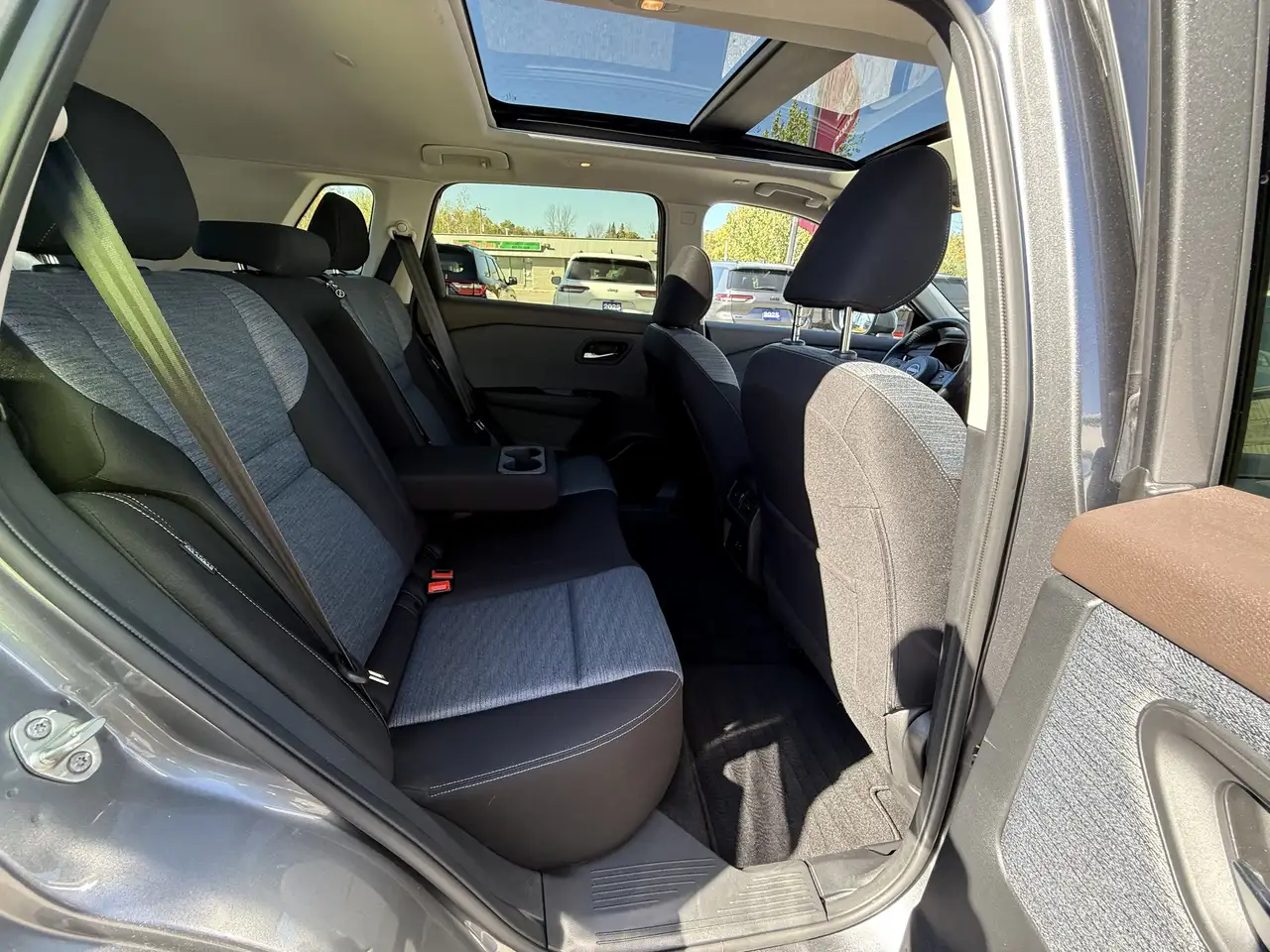 Nissan Rogue снимка Nissan Rogue