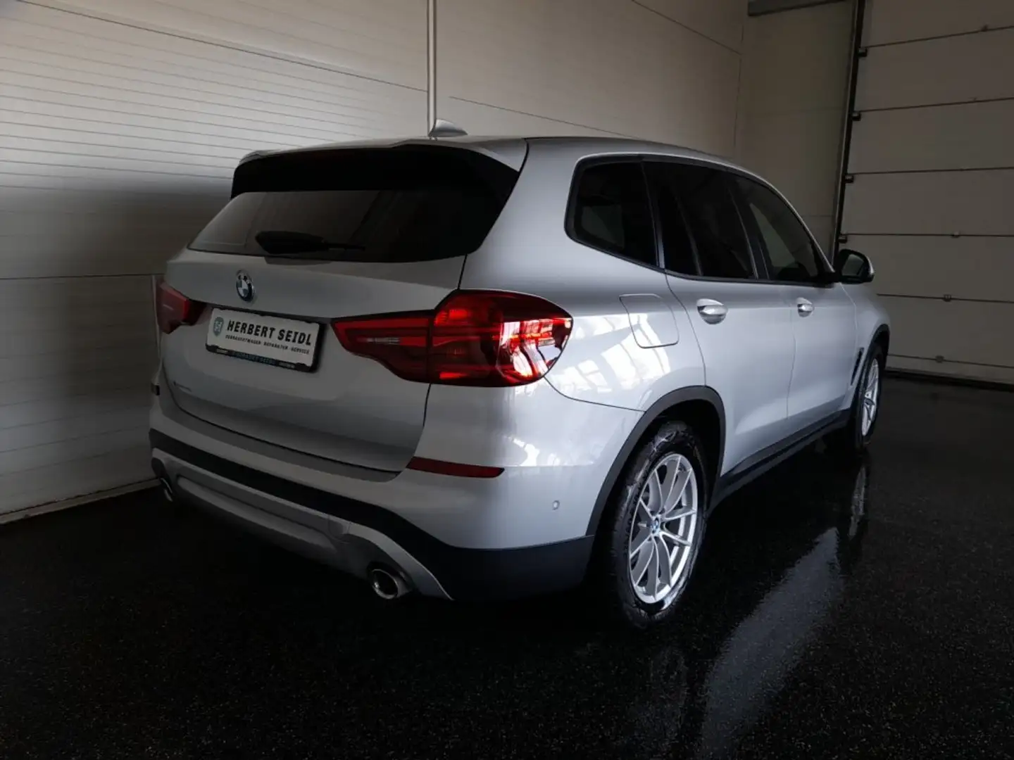 BMW X3 20d 4x4 Aut. *SKY / LEDER / VIRTUELL / LED / NAVI PROF. / E-SPORTSITZE / ACC / KEYLESS* Silber - 2