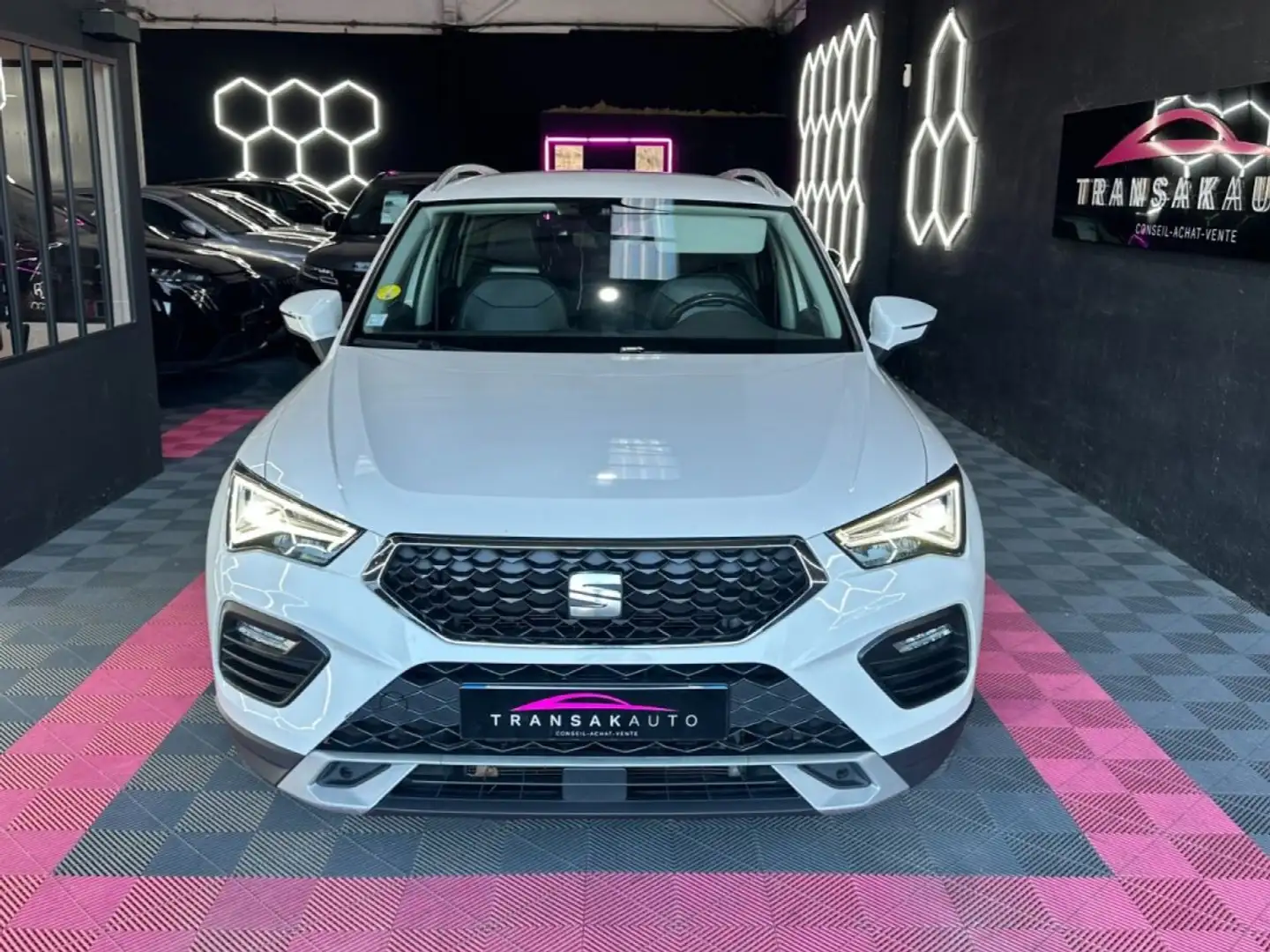 SEAT Ateca Business 2.0L TDI 150ch DSG7 ~ Sièges chauffants ~ Caméra de recul ~ Régulateur adaptatif ~ Apple CarPlay Weiß - 2