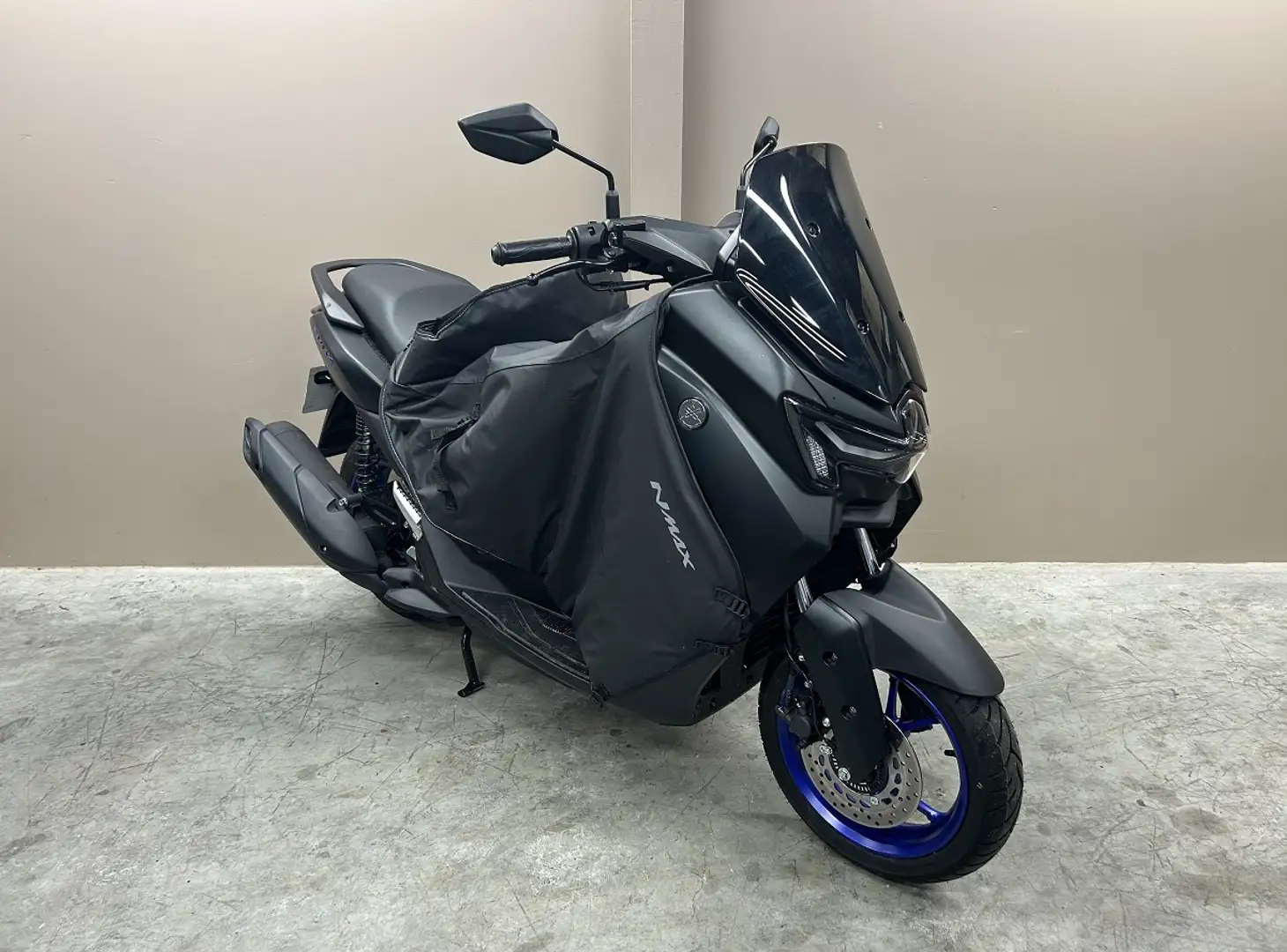 Yamaha NMAX Schwarz - 2