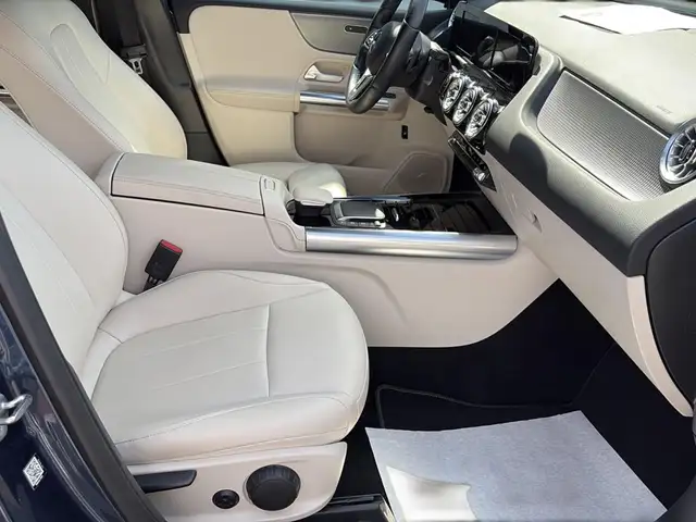 Mercedes-Benz 250 view 13