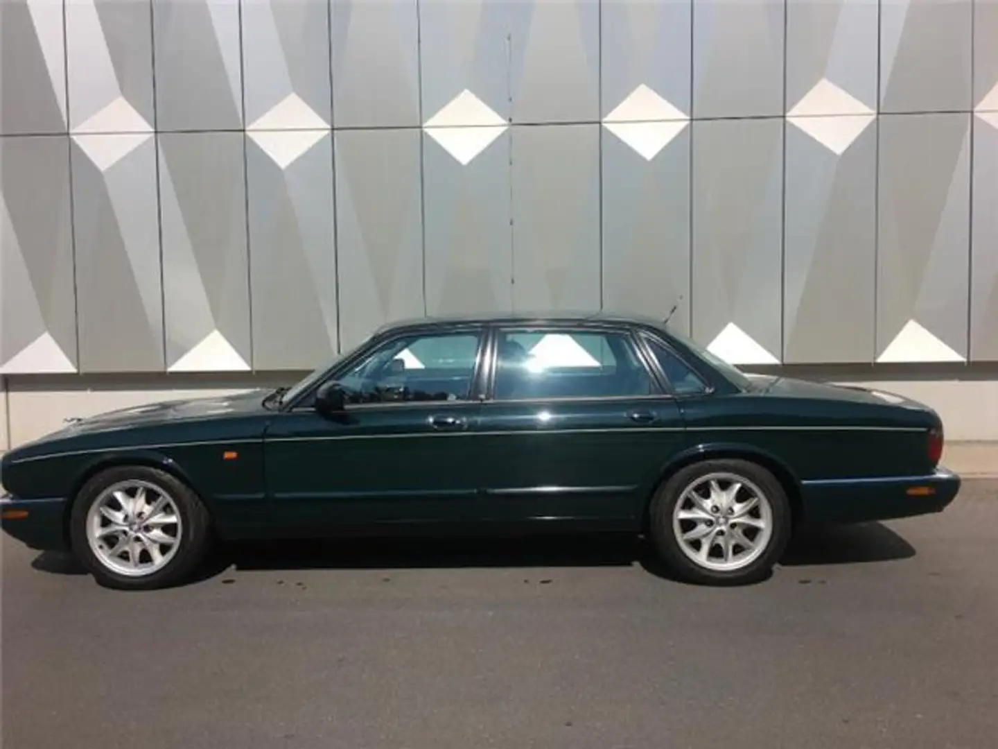 Jaguar Daimler V8 zelena - 2
