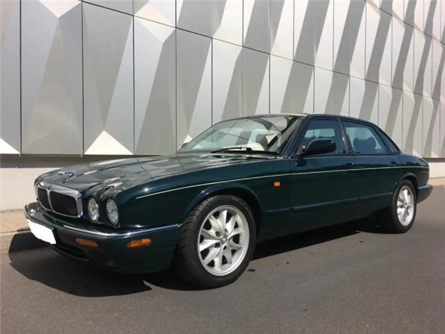 Jaguar Daimler V8 zelena - 1