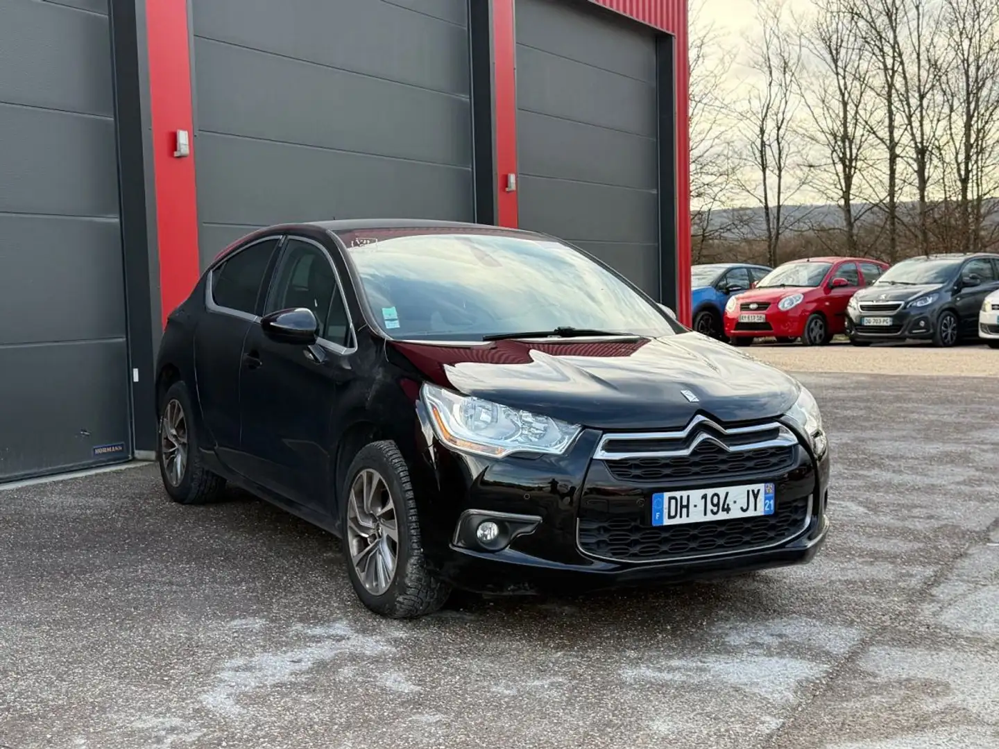 Citroen DS4 e-HDi 110 Airdream So Chic Noir - 2