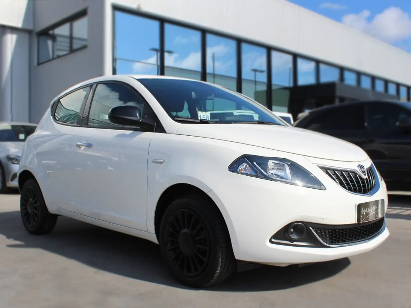 Lancia Ypsilon 1.0 firefly hybrid Silver S&S Bianco - 1