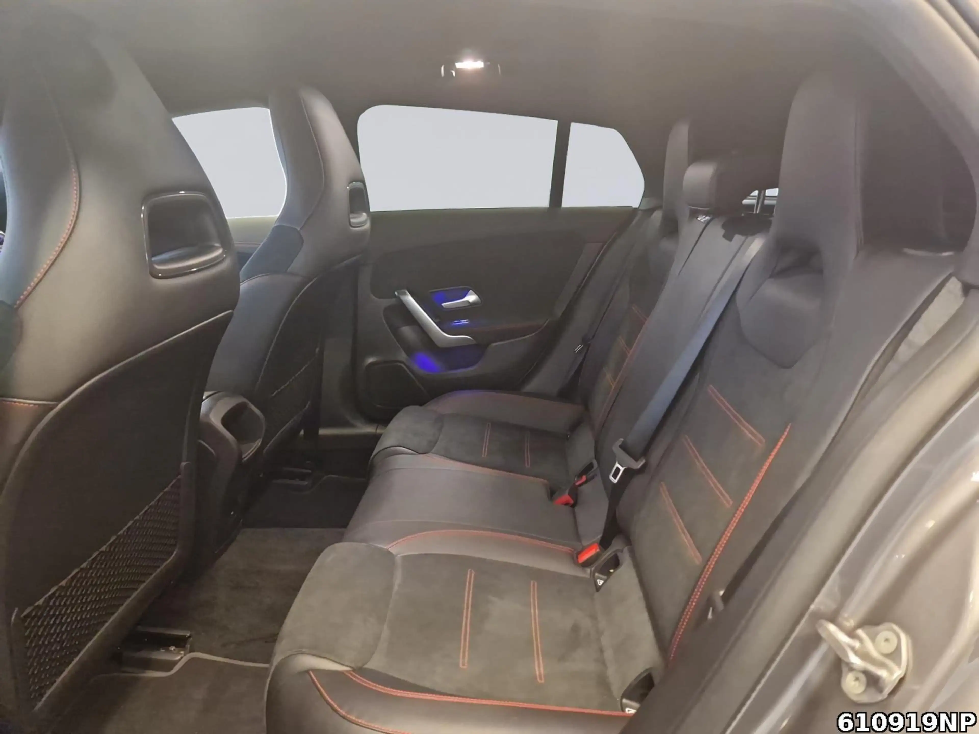 Mercedes-Benz CLA 250 e AMG Night LED 360° Carplay Ambiente — photo 11