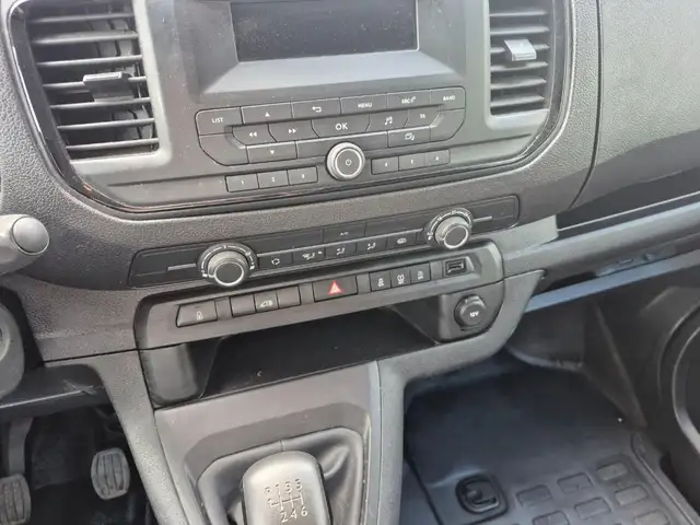 Opel Vivaro view 15