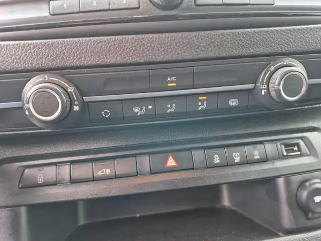 Opel Vivaro view 10