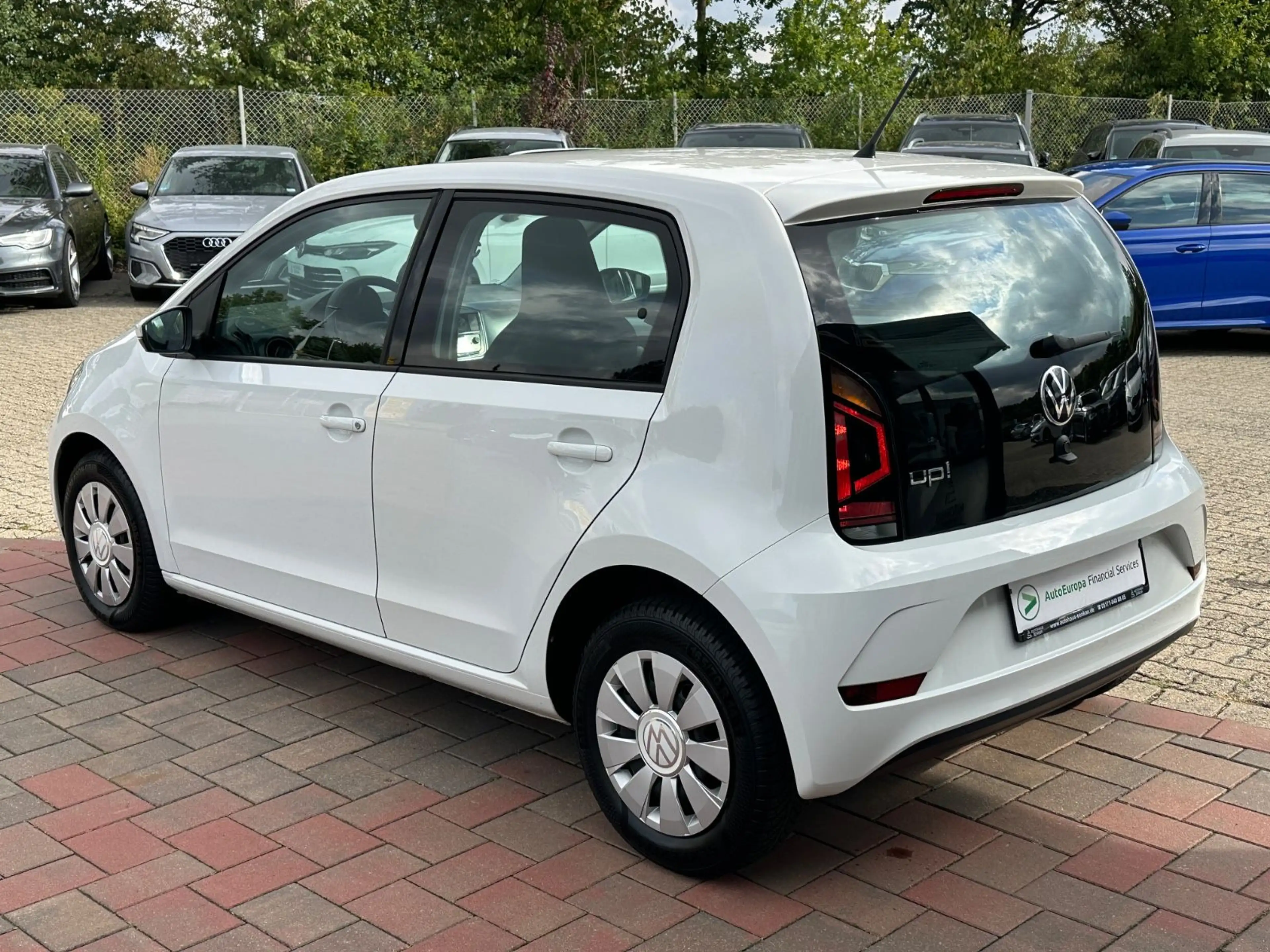 Volkswagen up! move up 1.0 MPI *4-TÜREN*SHZ*KLIMA*DAB+ — photo 5