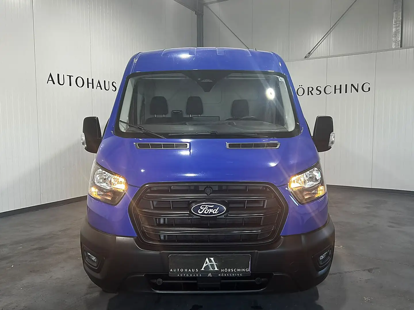 Ford Transit Kasten 2,0 EcoBlue L2H2 310 Trend Blau - 2