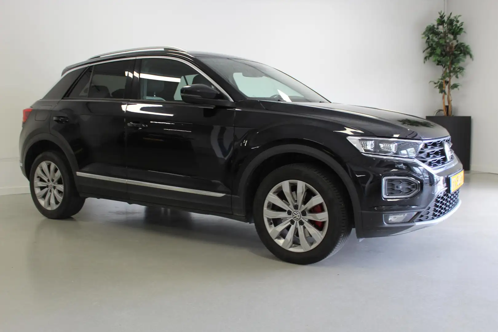 Volkswagen T-Roc 1.5 TSI Sport | ACC | TREKHAAK | STOEL-VERW | 17'L Nero - 2