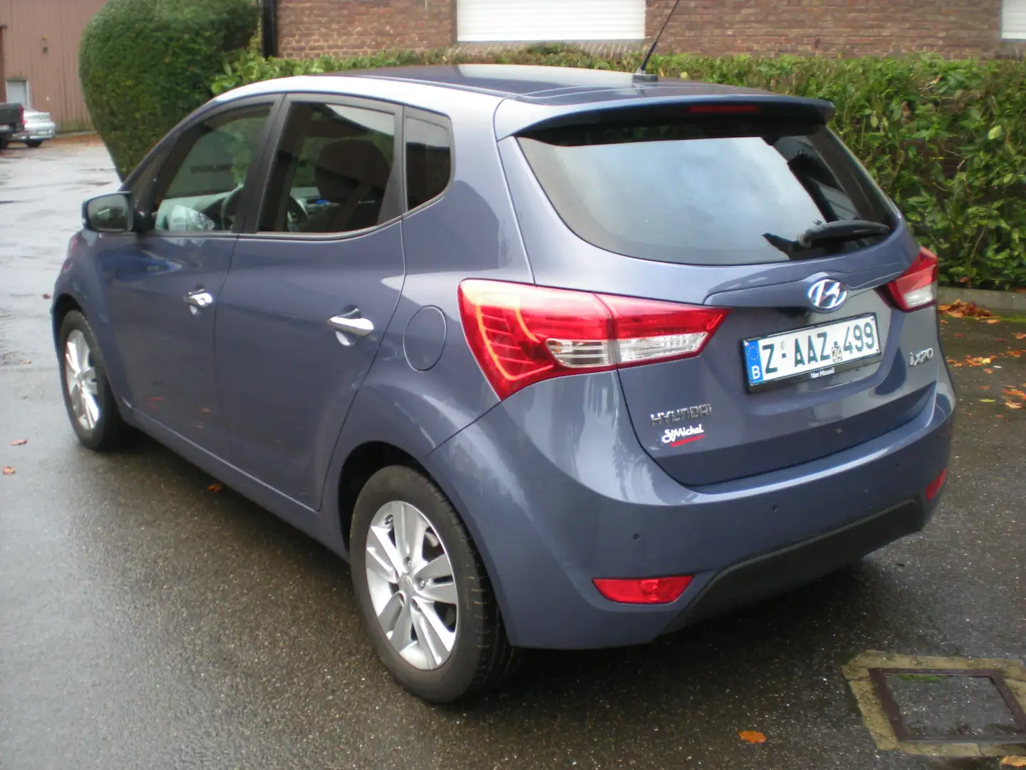 Hyundai i20 IX20 AUTOMATIQUE  1.6i Loung Bleu - 2