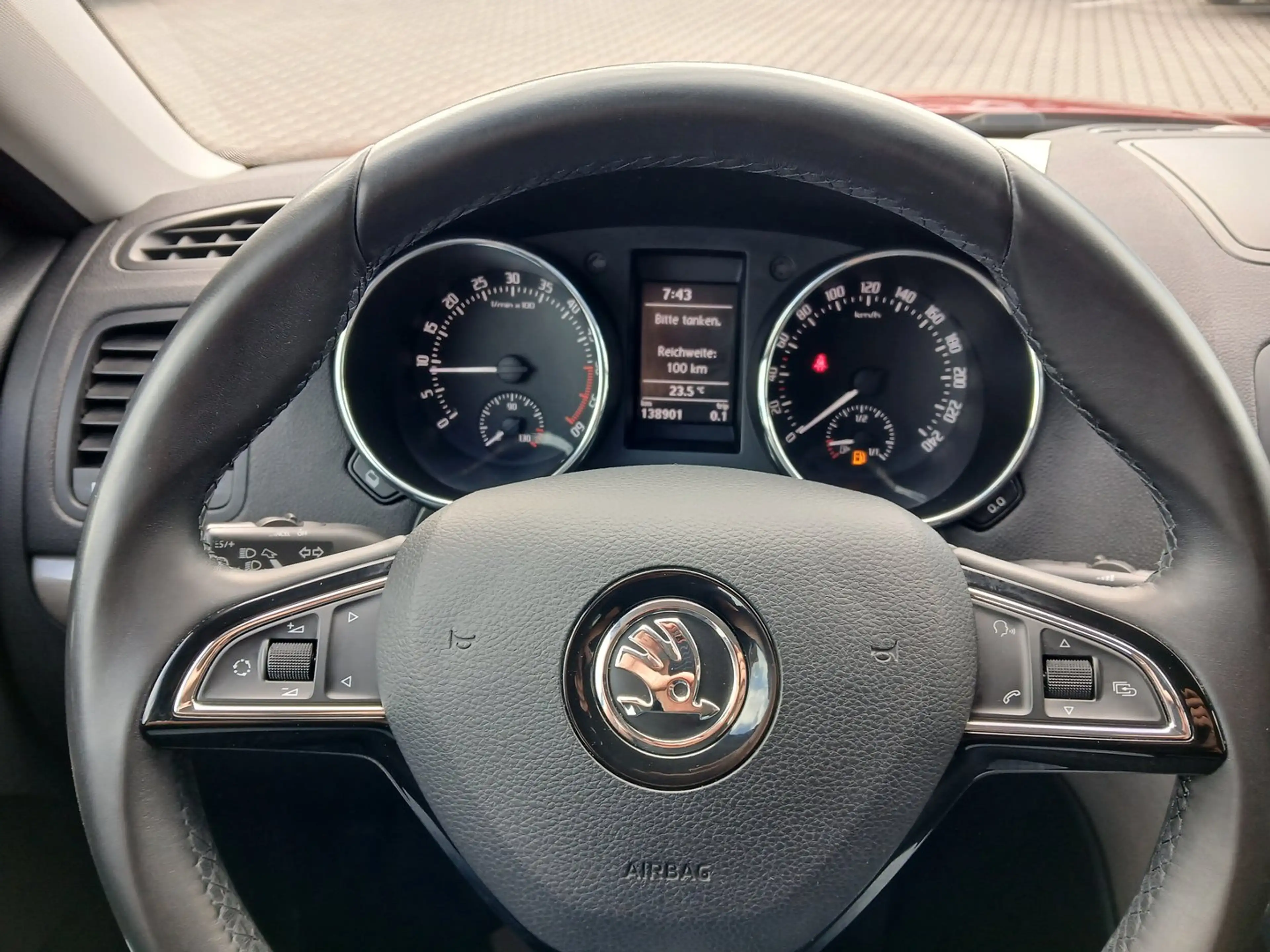Skoda Yeti 4x4 Style TDI SCR — photo 14