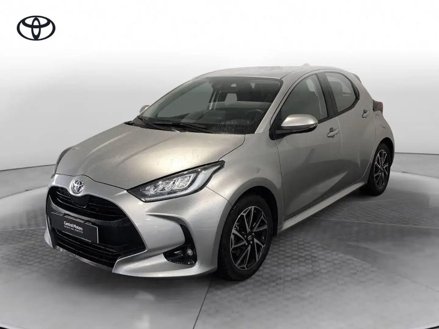 Toyota Yaris 1.5 hybrid Trend Argento - 1