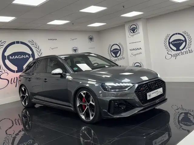 Audi RS4 Avant TFSI Competition plus quattro tiptronic