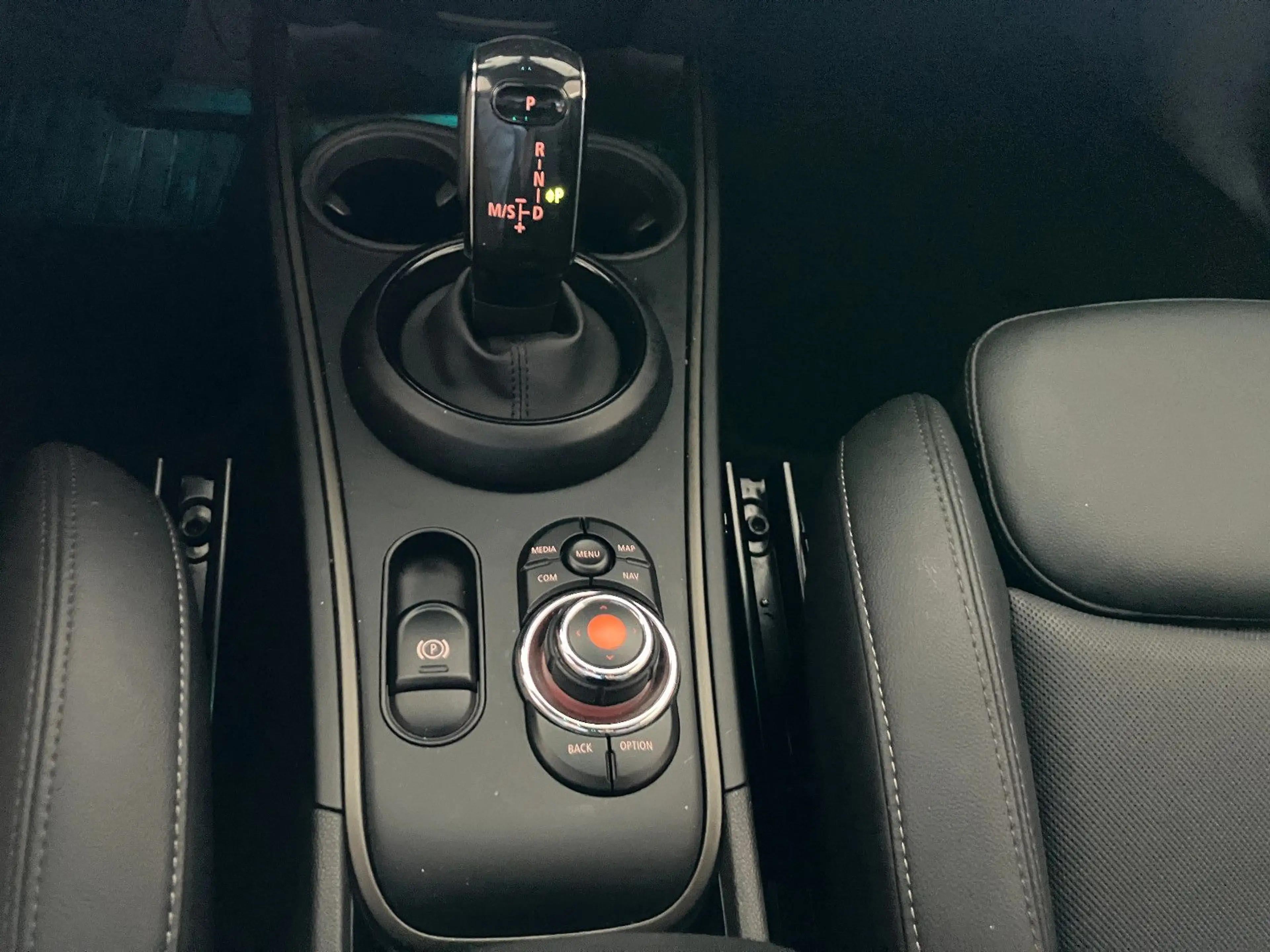 MINI Cooper Countryman /DrivingAss/Kamera/LED/Aktivtemp/Apple — photo 11