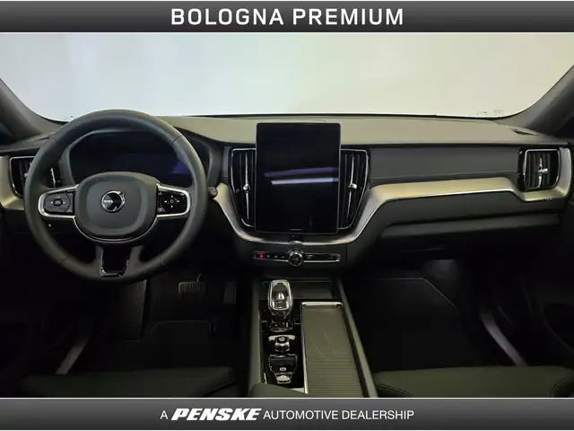 Volvo XC60 view 4