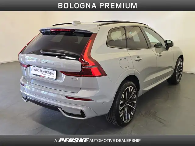 Volvo XC60 view 2