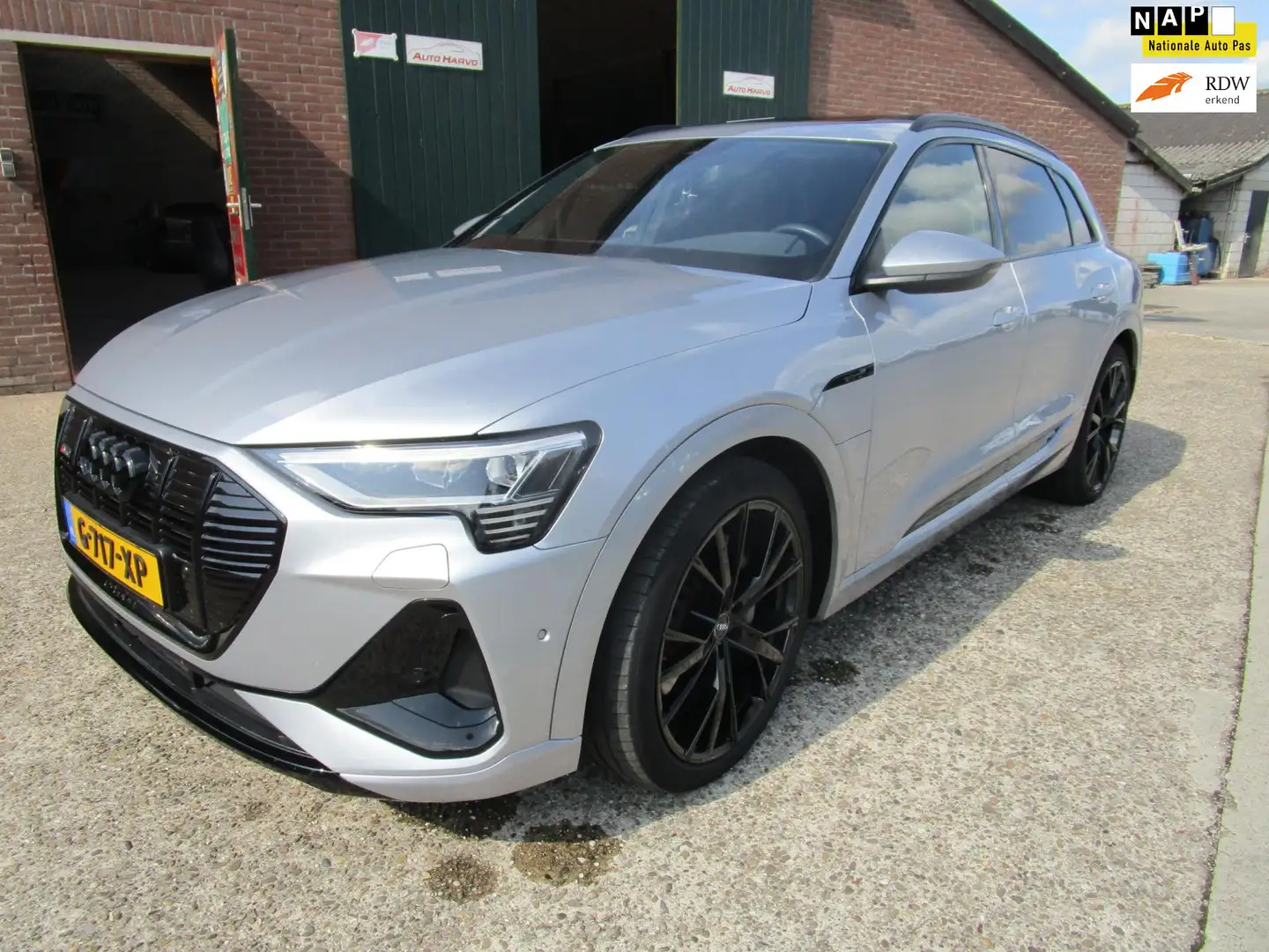 Audi e-tron E-tron 50 quattro Launch edition Black 71 kWh Grijs - 1