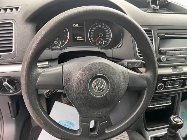 Volkswagen Sharan view 17