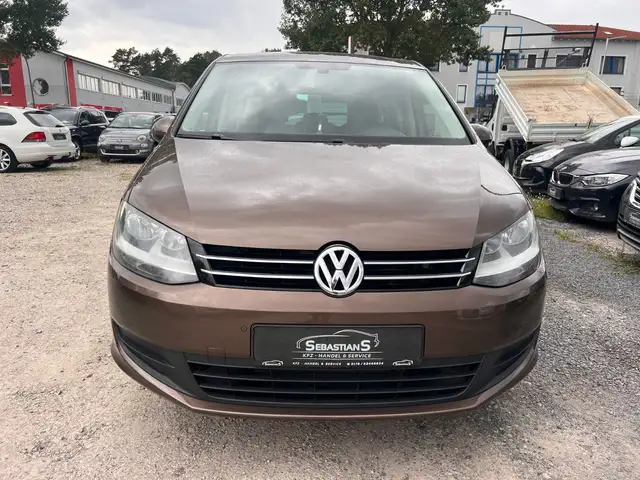 Volkswagen Sharan view 2