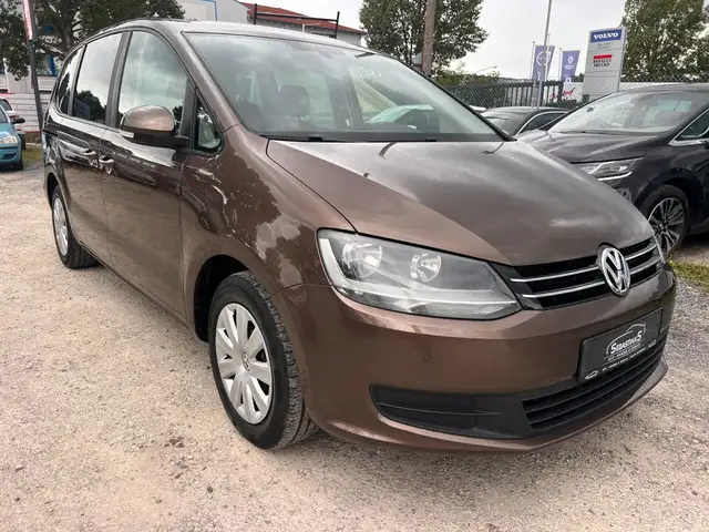 Volkswagen Sharan view 3