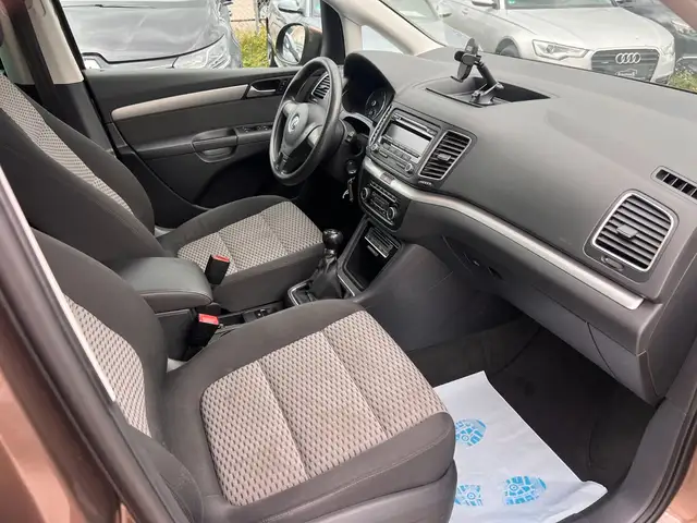 Volkswagen Sharan view 11