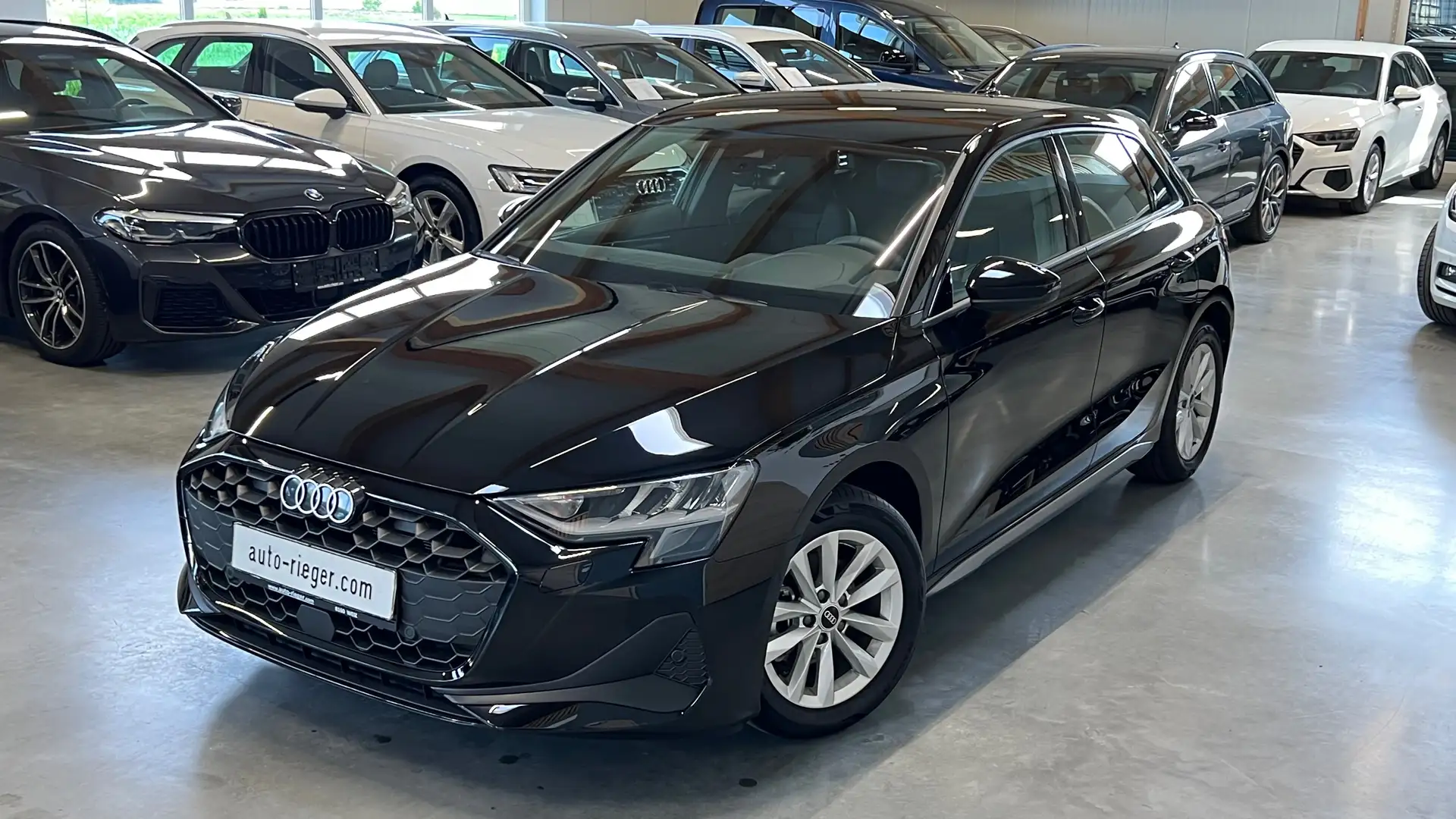 Audi A3 Sportback 35 TFSI LED, ACC, Kamera, Sportsitze Schwarz - 2