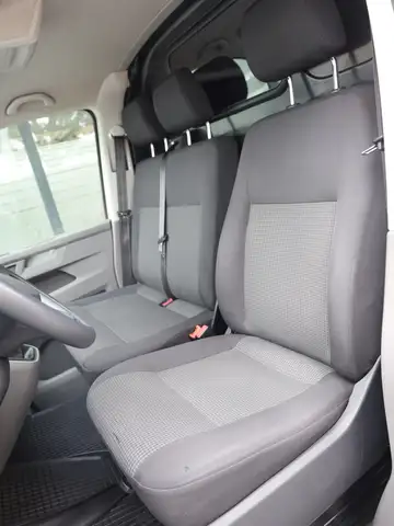 Volkswagen Transporter view 13