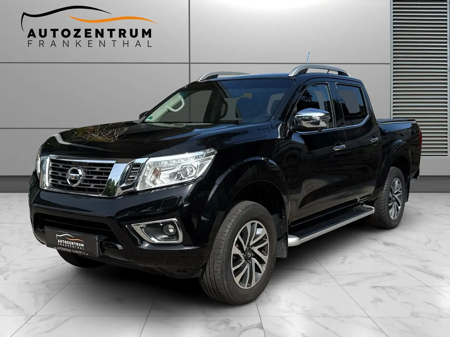 Nissan Navara NP300 N-Connecta Double Cab 4x4 Negro - 1
