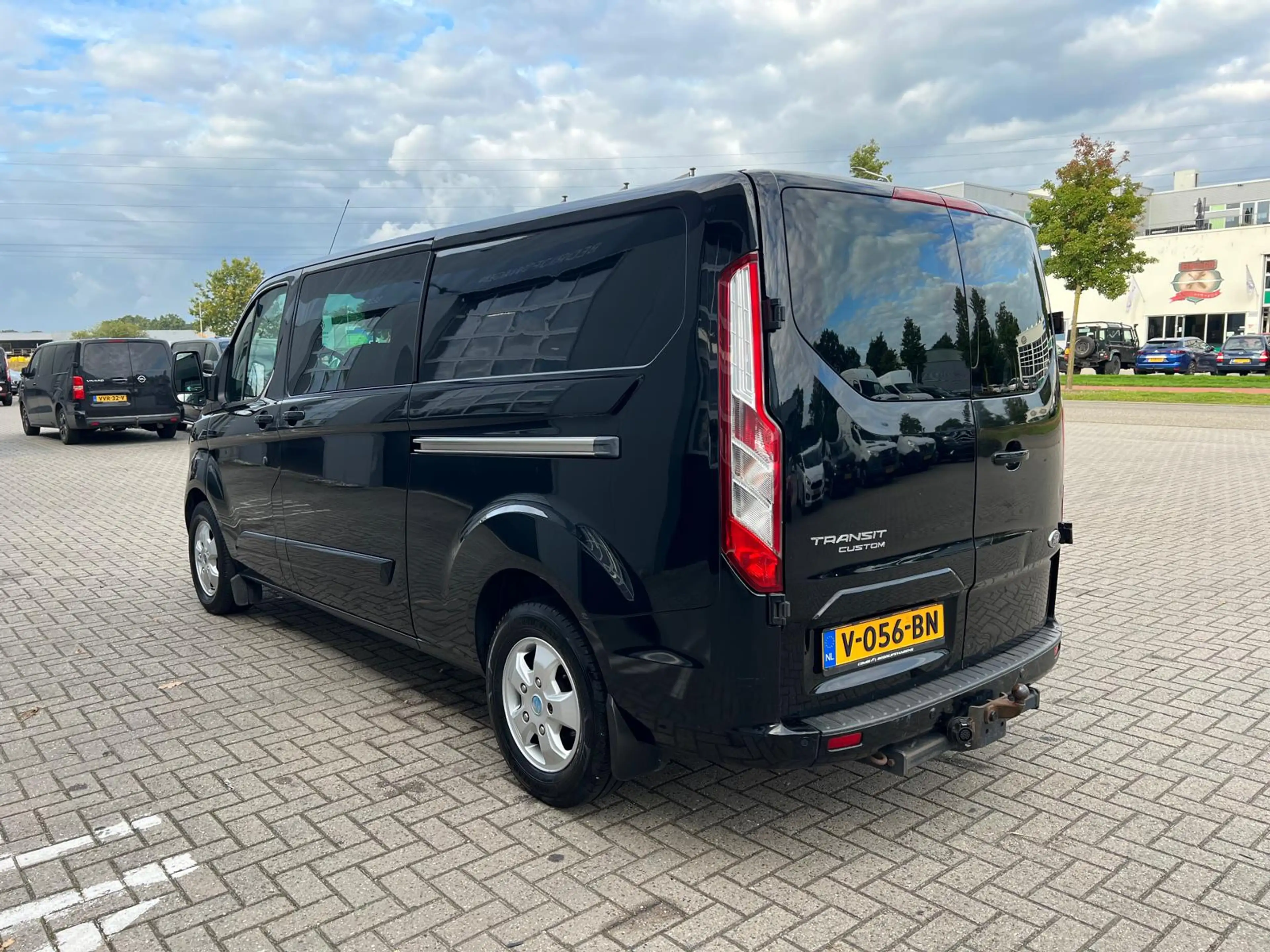 Ford Transit Custom 290 2.2 TDCI L2H1 Limited DC 6p. Export only  Wha — photo 11
